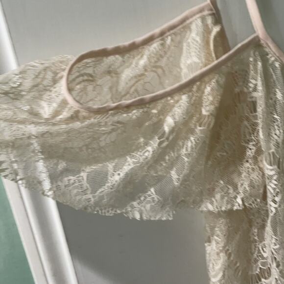 Urban Outfitters White Lace Blouse - Picture 3 of 6